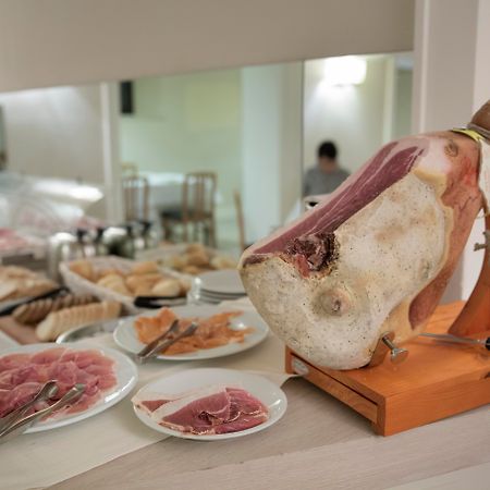 Hotel De La Ville Riccione Ngoại thất bức ảnh