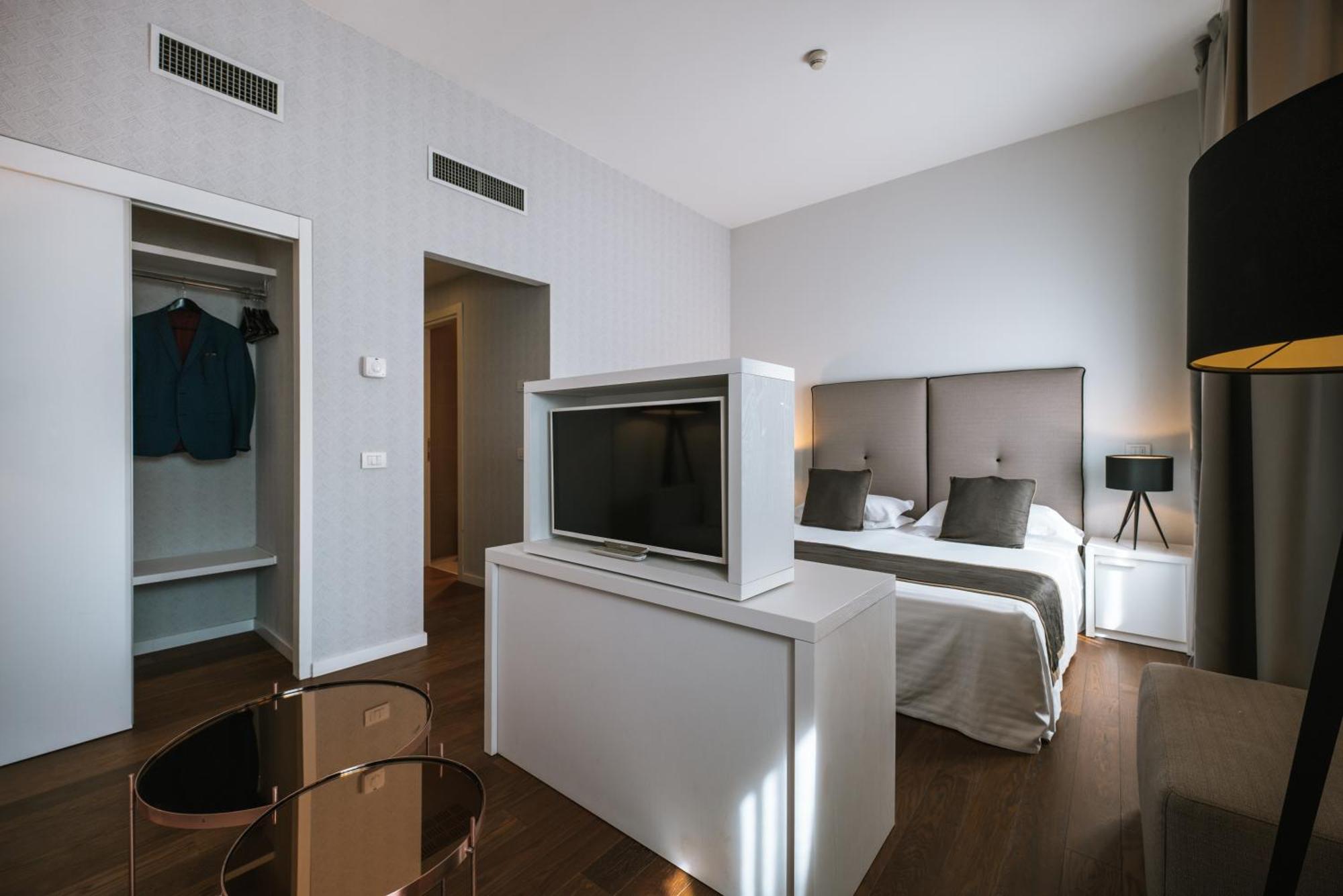 Hotel De La Ville Riccione Ngoại thất bức ảnh